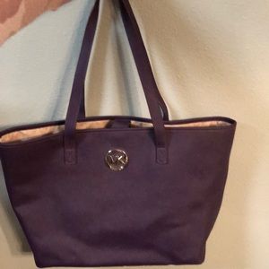 ✅✅✅Micheal Kors handbag